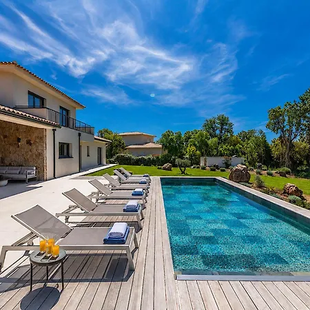 Deoni Villa *