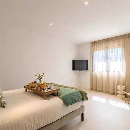 Deoni Villa